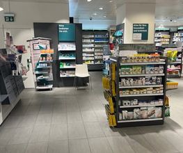 innenraum-amavita-apotheke-tivoli