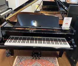 Flügel und Klavier Ausstellung
