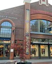 Tommy Hilfiger Outlet Bild 1