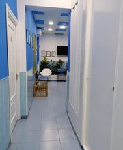 Clinicadentalquezada-pasilloclinica.jpg