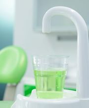 dr. med. dent. Nyffeler Tino Dr. - Studio Medico Dentistico Bild 1