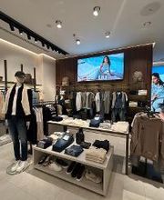 GUESS immagine 4
