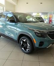 Fox Kia South image 7