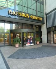 Eingang zum Rathaus Center, WBS Eingang nach links gehen