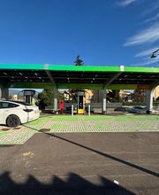 IPLANET Ricarica in sicurezza in modalità ultra fast per tutti i veicoli elettrici.