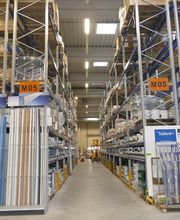 Standortbild Innenraum Lager SKV GmbH Marburg, Großhandel für Maler, Bodenleger und Stuckateure