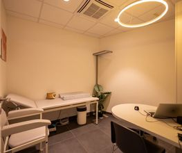 salle-de-service-pharmacie -amavita-golaz