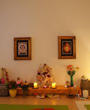 Der Altar im Yogaraum.