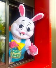 🐰🌼 Joyeuses Pâques à tous ! 🌼🐰

À l’occasion de Pâques, nos équipes Burger King vous accueillent dans une ambiance festive et colorée ! 🎉
Notre invité spécial, le lapin de Pâques, est de passage pour le plus grand plaisir des petits (et des grands 😉).

Au programme : sourires, photos souvenirs et quelques douceurs à partager en famille.

Passez nous voir pour un moment convivial et gourmand 💛