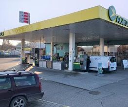 AGROLA Tankstelle in Ried bei Kerzers - überdacht mit TopShop