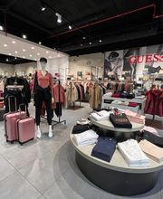 GUESS imagen 2