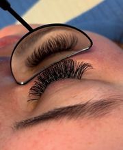 Lashes by Larissa Bild 1