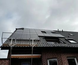 Sonne.nrw l Montage von Photovoltaikanlagen Balkonkraftwerken Bild 2