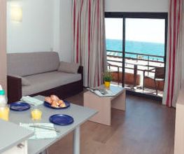 APARTAMENTOSALMIRALLSMAR.jpg