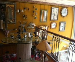 100421-cristaleria-arte-casa-decorada-con-cristales-y-cuadros.jpg