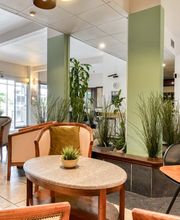 B&B HOTEL Montpellier Vendargues image 3