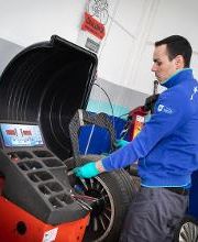 AUTOPIRO S.R.L. Castrol Service immagine 8