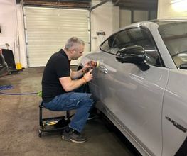 Barbelo Autopflege bietet in Bad Bentheim professionelle Politurarbeiten für strahlenden Lack und effektiven Schutz vor Umwelteinflüssen.