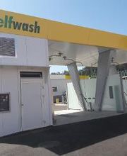 selfwash Autowaschanlage der AGROLA Grünen-Sumiswald. Zwei überdachte Lanzenwaschplätze.