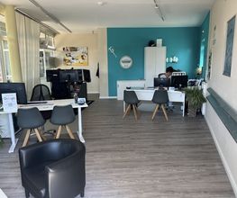 Michaela und Alicia freuen sich auf euch in unserem Büro in Kaltenkirchen