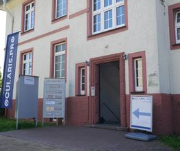 Eingangsbereich der Praxis von Prof. Dr. Thomas Bertelmann - Augenarztpraxis Wetzlar ocularis.pro