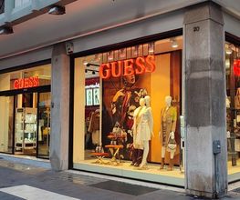 GUESS immagine 2