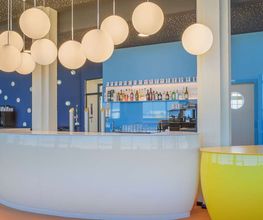 Lobby bar