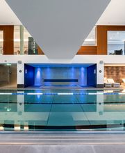 Pool im Holmes Place Fitness Lübeck