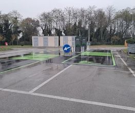 IPLANET Ricarica in sicurezza in modalità ultra fast per tutti i veicoli elettrici.