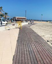 Nuestras pasarelas de playa están fabricadas con perfiles de plástico 100% reciclado / 100% reciclables, procedentes de residuos urbanos, industrial y doméstico; los que ofrecen innumerables beneficio
