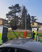 IPLANET Ricarica in sicurezza in modalità ultra fast per tutti i veicoli elettrici.