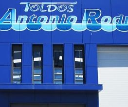 fachada toldos antonio rodríguez.jpg