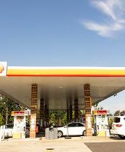 Get a car wash at the Splash In located at 8228 Woodyard Rd, Clinton, MD. Don’t forget to grab some food inside at our café!