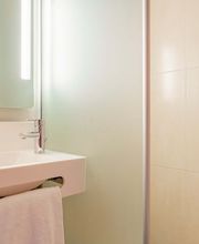 B&B HOTEL Lens Musée du Louvre image 5