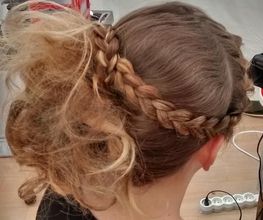 HELENE COIFFURE image 4