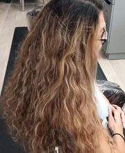 Fantastic Sams Cut & Color image 20