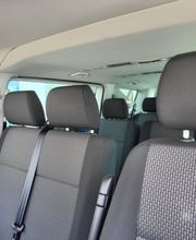 Neun Sitzplätze im VW Caravelle für Gruppen
