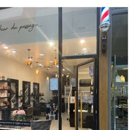 Le Coiffeur Du Passage