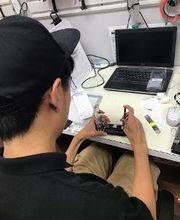 uBreakiFix - Phone and Computer Repair image 7