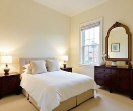 Flux_Dev_A_newly_renovated_bedroom_with_a_calming_atmosphere_f_2.jpg