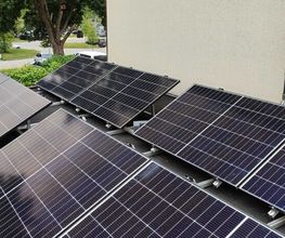 Offgridtec Photovoltaikanlage auf Flachdach.jpeg