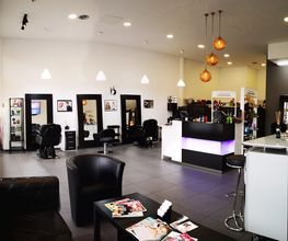 Adam Coiffeur Salon Bild 1