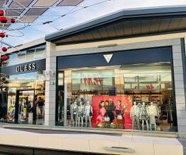 GUESS imagen 1