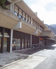 interieur-de-la-pharmacie-sun-store-martigny-manoir