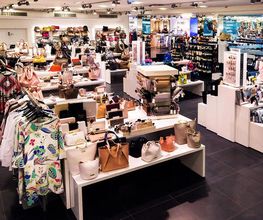 MUECKE Regenburg im KÖWE Einkaufszentrum Taschen und Accessoires