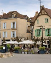 A La Petite Commission image 11