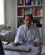 Allgemeinmedizin Herr Dr. Yongqiang Zhao & Frau Senian Rosa