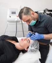Cosmediq:
permanente make up behandeling