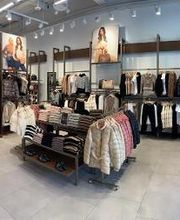 GUESS immagine 3