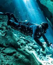 Tauchen in einer Cenote - Absolut Scuba